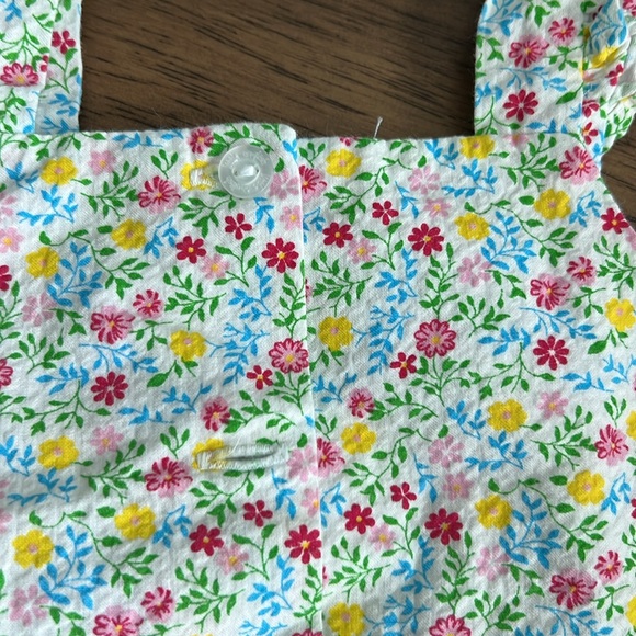 Little English floral summer bubble suit! Barely warn! - Picture 3 of 5